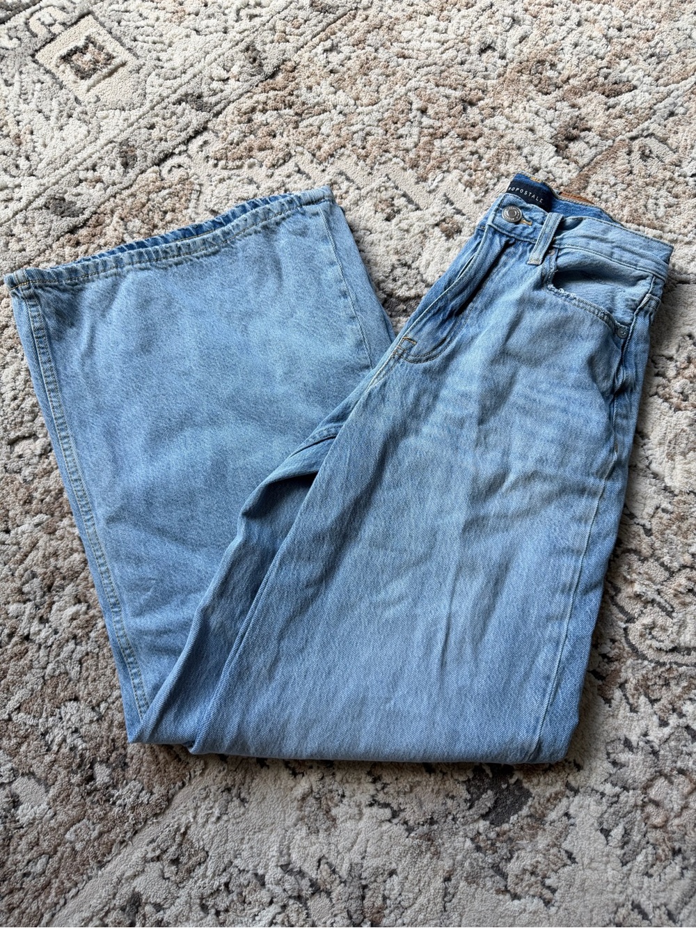 Aeropostale Light Wash Wide-Leg Flare Jeans